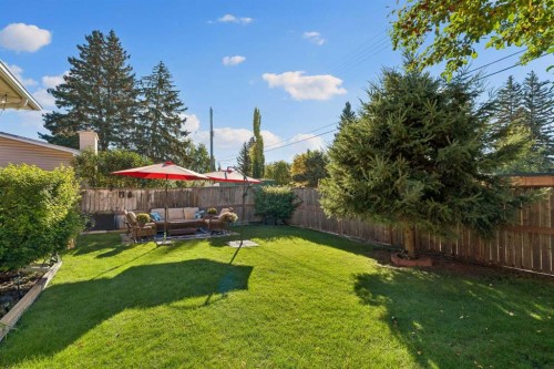 1403 104 Avenue Sw, Calgary, AB 
