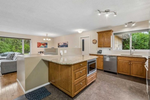 1403 104 Avenue Sw, Calgary, AB 