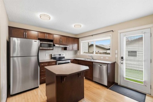 258 Cranberry Place Se, Calgary, AB 