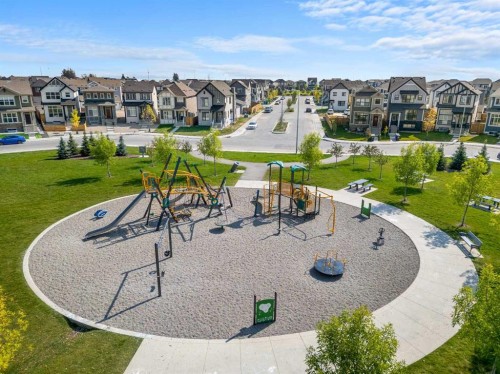 203 Mahogany Grove Se, Calgary, AB 