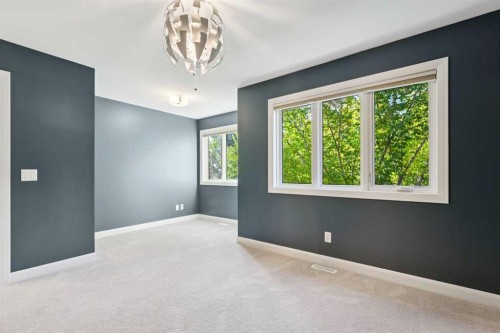 2022 43 Avenue Sw, Calgary, AB 