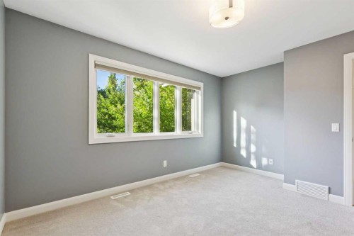 2022 43 Avenue Sw, Calgary, AB 