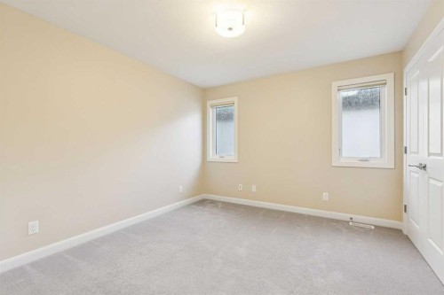 2022 43 Avenue Sw, Calgary, AB 
