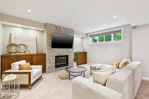 2022 43 Avenue Sw, Calgary, AB 