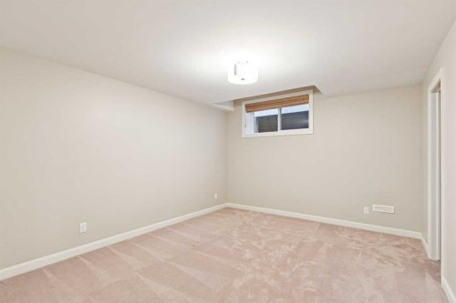 2022 43 Avenue Sw, Calgary, AB 
