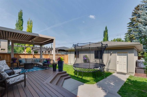 2022 43 Avenue Sw, Calgary, AB 
