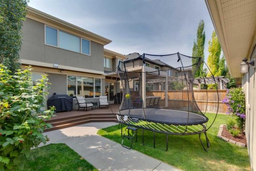 2022 43 Avenue Sw, Calgary, AB 