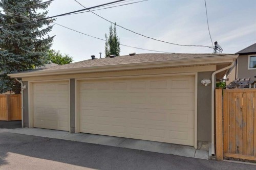 2022 43 Avenue Sw, Calgary, AB 