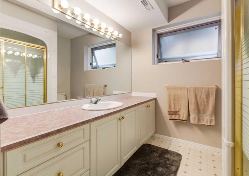 492 Silvergrove Gardens Nw, Calgary, AB 