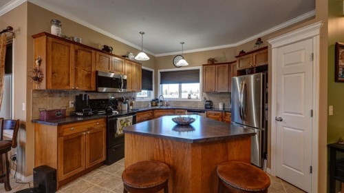 405 46 Avenue West, Claresholm, AB 