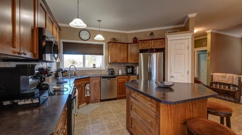 405 46 Avenue West, Claresholm, AB 