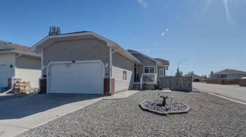 405 46 Avenue West, Claresholm, AB 