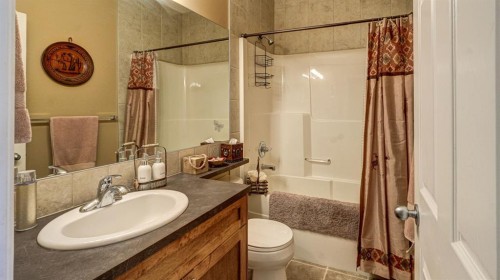 405 46 Avenue West, Claresholm, AB 