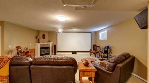 405 46 Avenue West, Claresholm, AB 