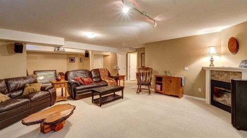 405 46 Avenue West, Claresholm, AB 