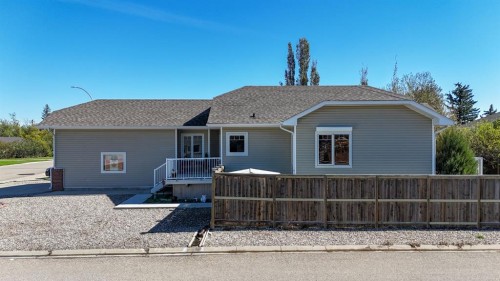 405 46 Avenue West, Claresholm, AB 