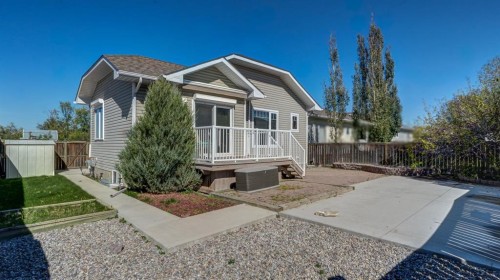 405 46 Avenue West, Claresholm, AB 