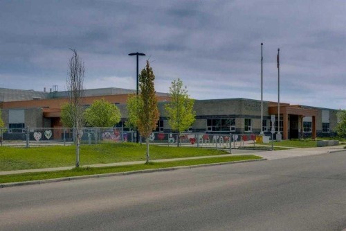 147 Copperstone Park Se, Calgary, AB 