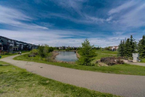 147 Copperstone Park Se, Calgary, AB 
