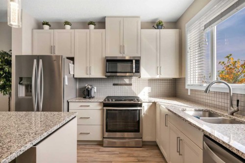 147 Copperstone Park Se, Calgary, AB 