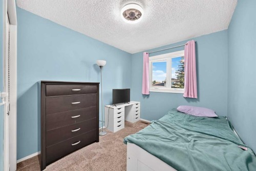44 Mckinley Road Se, Calgary, AB 