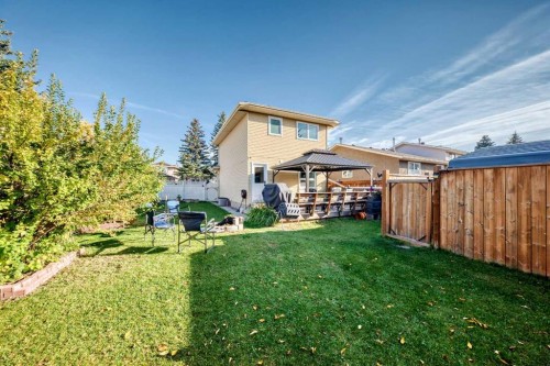 44 Mckinley Road Se, Calgary, AB 