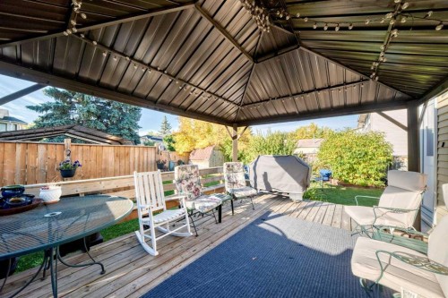 44 Mckinley Road Se, Calgary, AB 