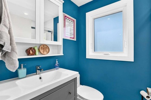 44 Mckinley Road Se, Calgary, AB 