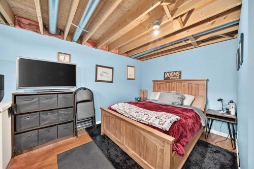 44 Mckinley Road Se, Calgary, AB 