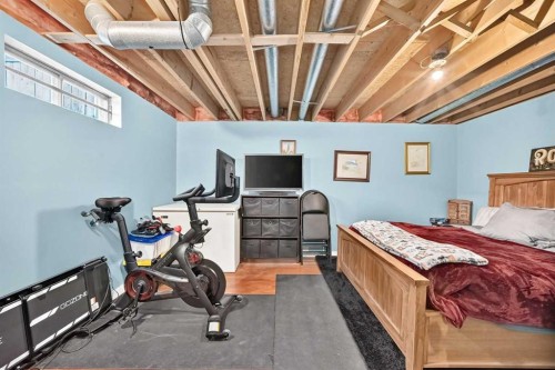 44 Mckinley Road Se, Calgary, AB 
