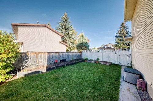 44 Mckinley Road Se, Calgary, AB 