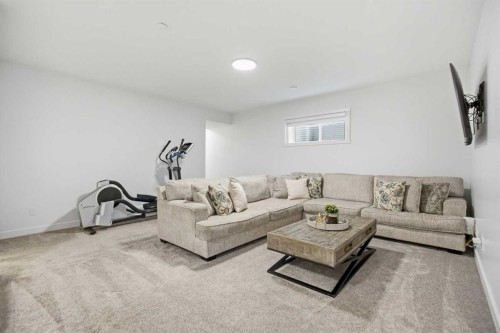 13 Bayview Mews Sw, Airdrie, AB 