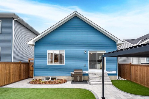 13 Bayview Mews Sw, Airdrie, AB 
