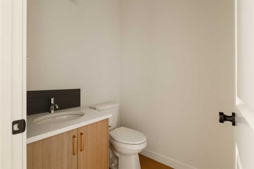 141 Creekstone Hill Sw, Calgary, AB 