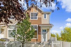 10 Tuscany Court NW Calgary, AB T3L 2Y8