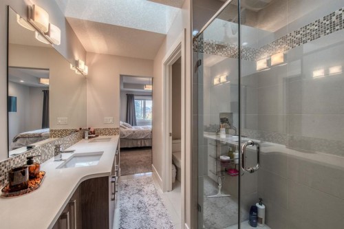2-1936 26 Street Sw, Calgary, AB 