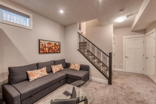 2-1936 26 Street Sw, Calgary, AB 