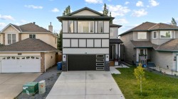 136 Douglas Ridge Green SE Calgary, AB T2Z 2T3