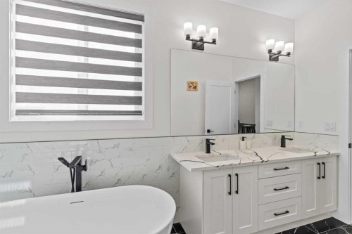136 Douglas Ridge Green Se, Calgary, AB 