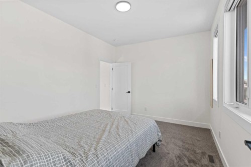 136 Douglas Ridge Green Se, Calgary, AB 