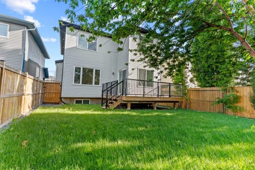 136 Douglas Ridge Green Se, Calgary, AB 