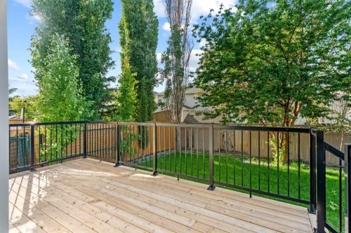 136 Douglas Ridge Green Se, Calgary, AB 