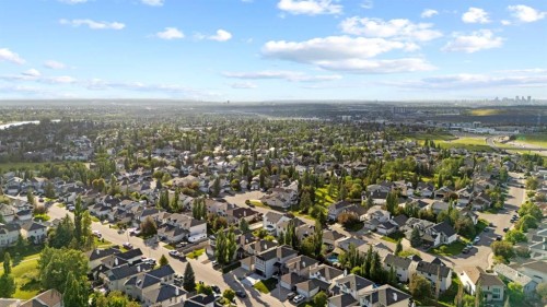 136 Douglas Ridge Green Se, Calgary, AB 