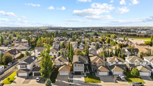 136 Douglas Ridge Green Se, Calgary, AB 