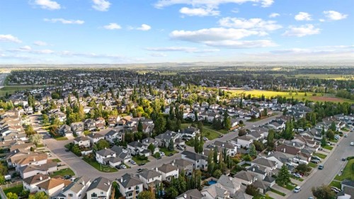 136 Douglas Ridge Green Se, Calgary, AB 