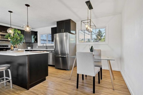 8007 36 Avenue Nw, Calgary, AB 