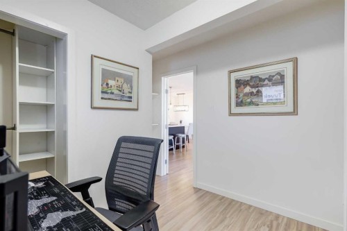 8007 36 Avenue Nw, Calgary, AB 