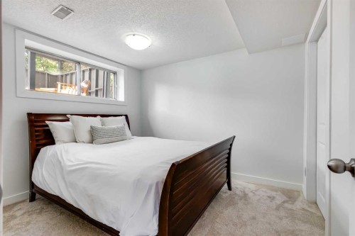 8007 36 Avenue Nw, Calgary, AB 