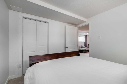 8007 36 Avenue Nw, Calgary, AB 