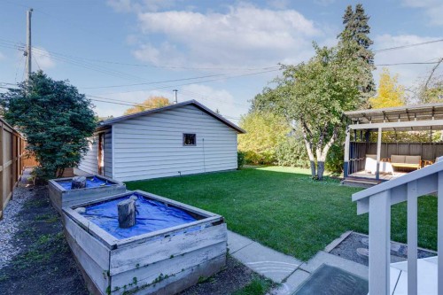 8007 36 Avenue Nw, Calgary, AB 